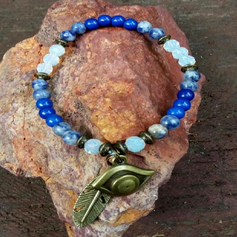 Crystal Bracelet - Eye of Horus Charm